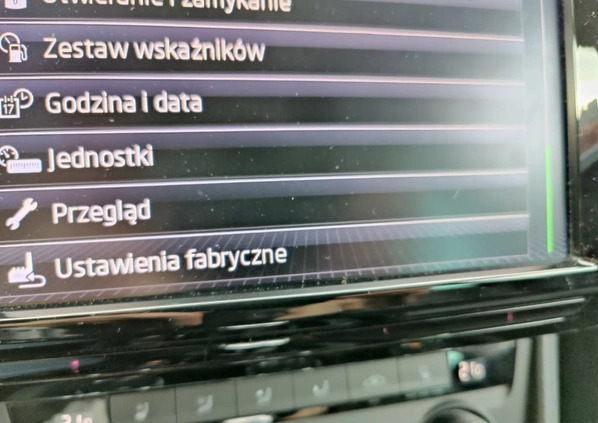 Skoda Superb cena 87400 przebieg: 138200, rok produkcji 2016 z Mikołów małe 277